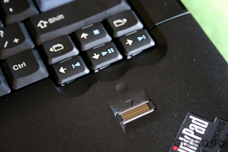 Illustration for article titled Lenovo T61 Thinkpad's Magnesium Rollcage == Wolverine's Bones